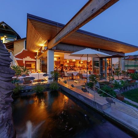 Malerwinkl Restaurant + Kunsthotel Hatzendorf エクステリア 写真