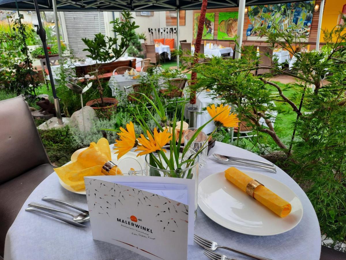 Malerwinkl Restaurant + Kunsthotel Hatzendorf エクステリア 写真