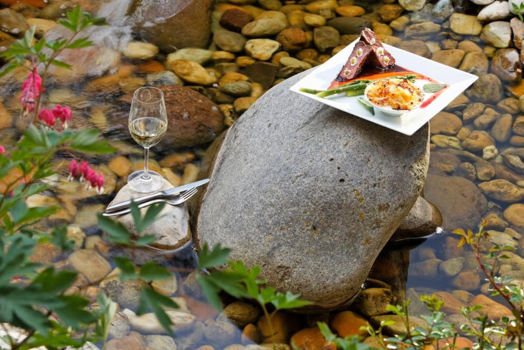 Malerwinkl Restaurant + Kunsthotel Hatzendorf エクステリア 写真