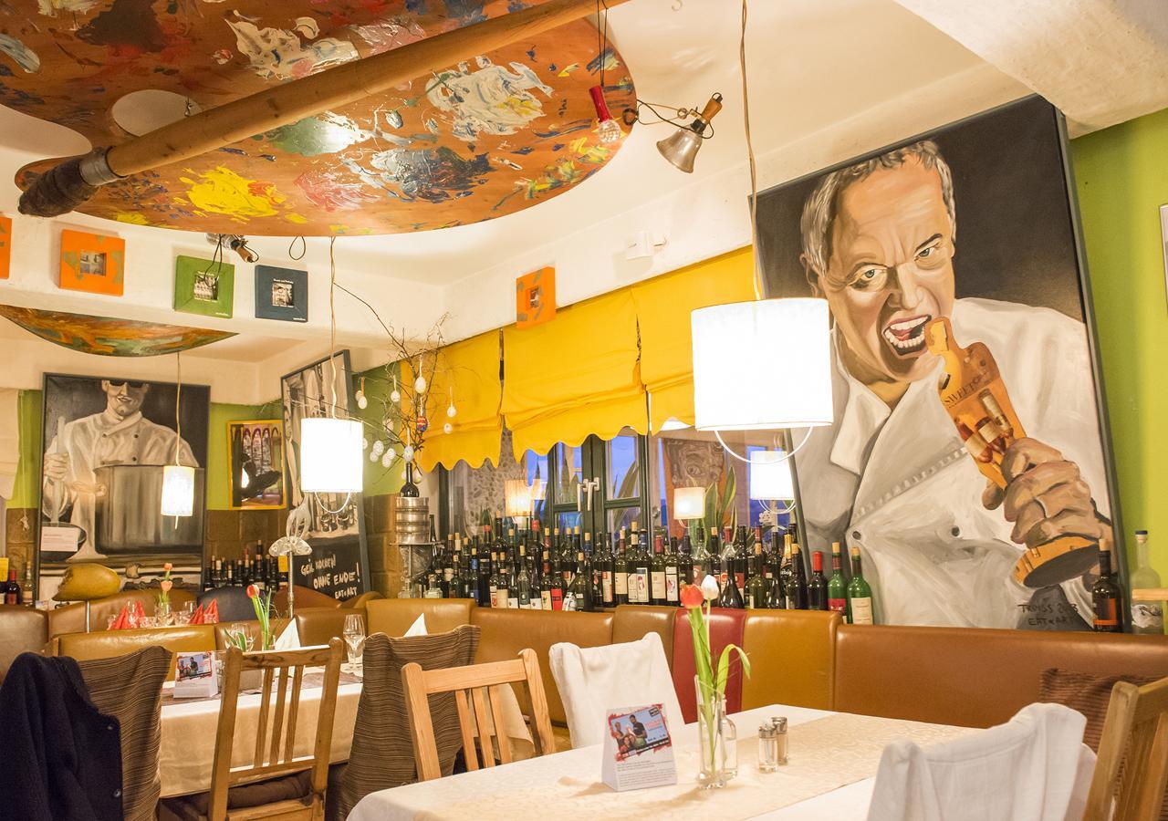 Malerwinkl Restaurant + Kunsthotel Hatzendorf エクステリア 写真